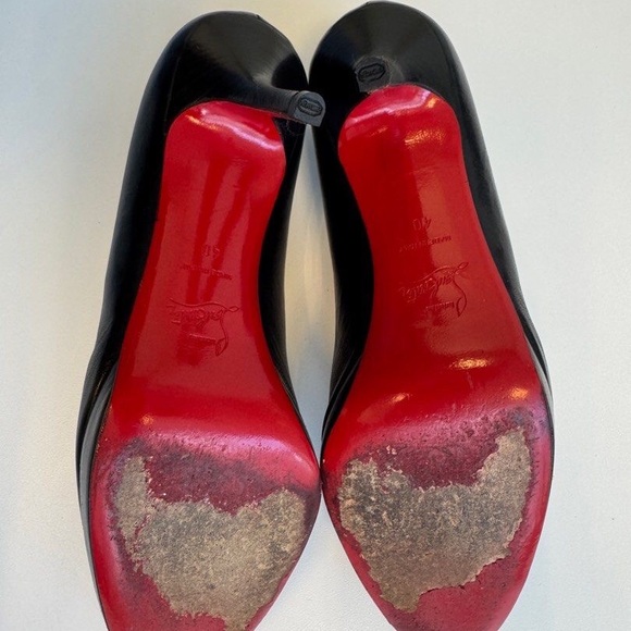 Chic Black Leather Heels - Picture 3 of 3